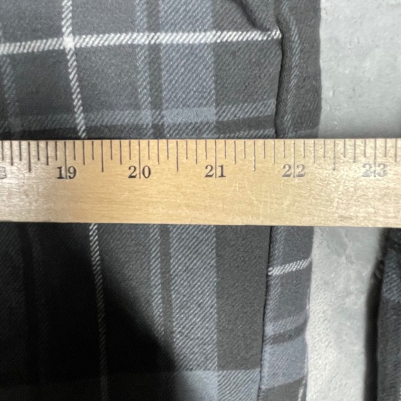 Levi's Quilted Lined Snap Zip Flannel Shacket Mens Large L Gray Plaid Jacket - Picture 10 of 12